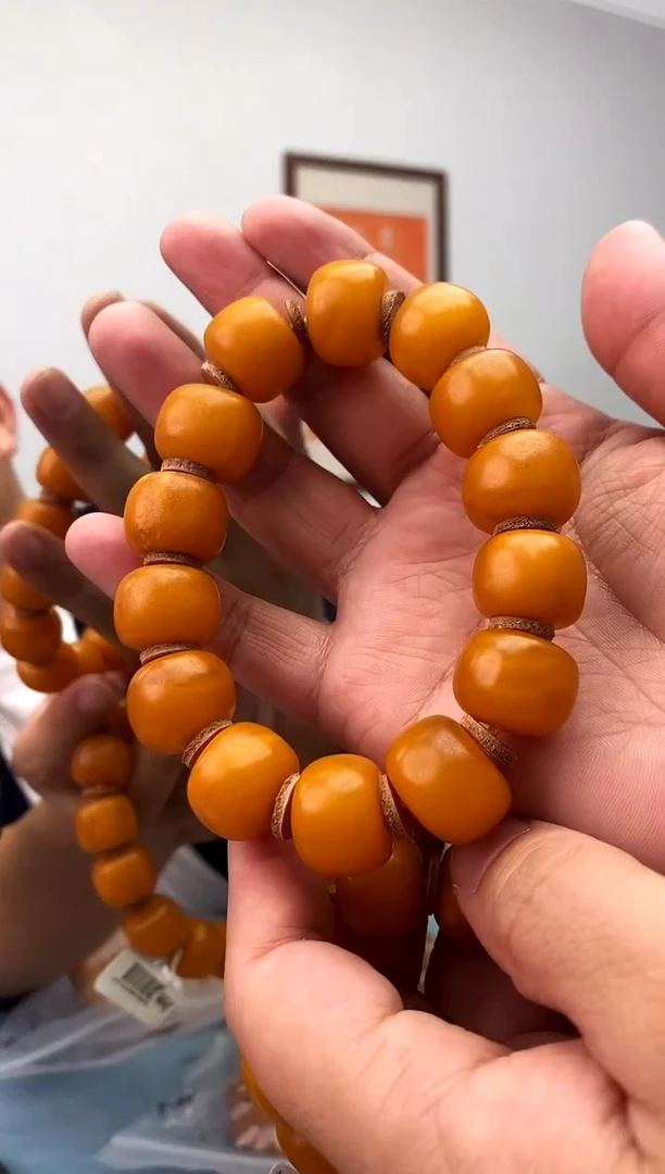 蜜蜡未镶嵌珠宝奇石假一罚十，多样性发一件047