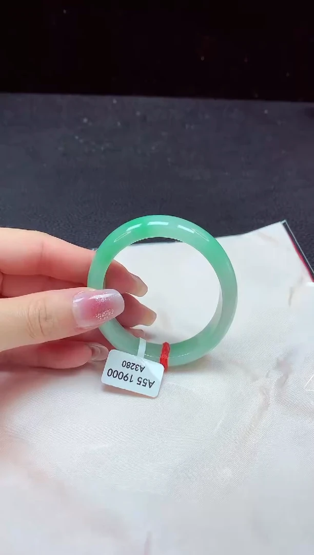 【闪购商品】翡翠手镯未镶嵌镯子55+