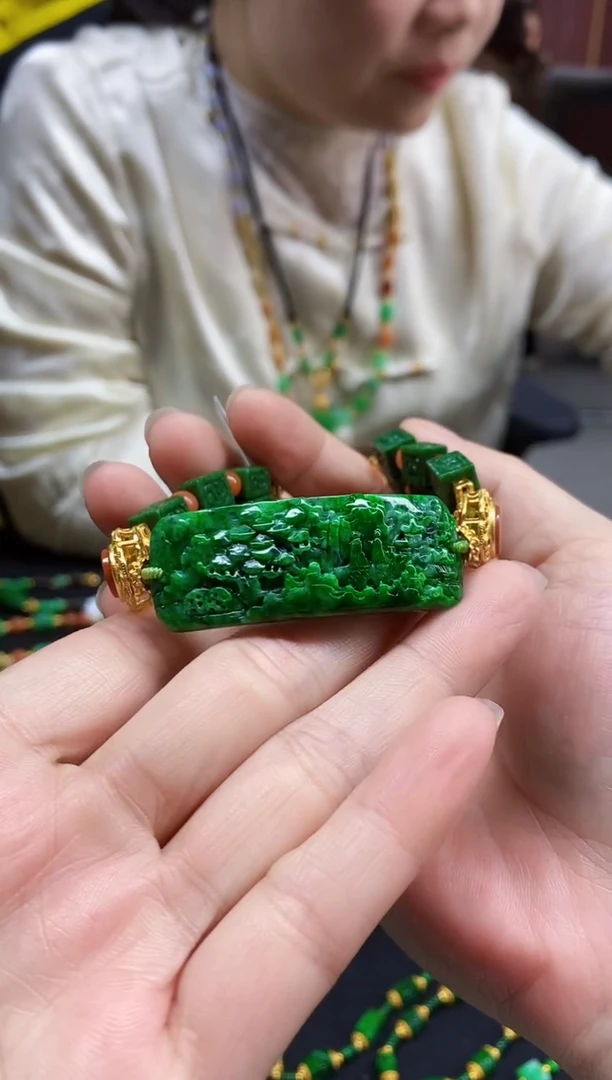 颈饰未镶嵌翡翠手牌