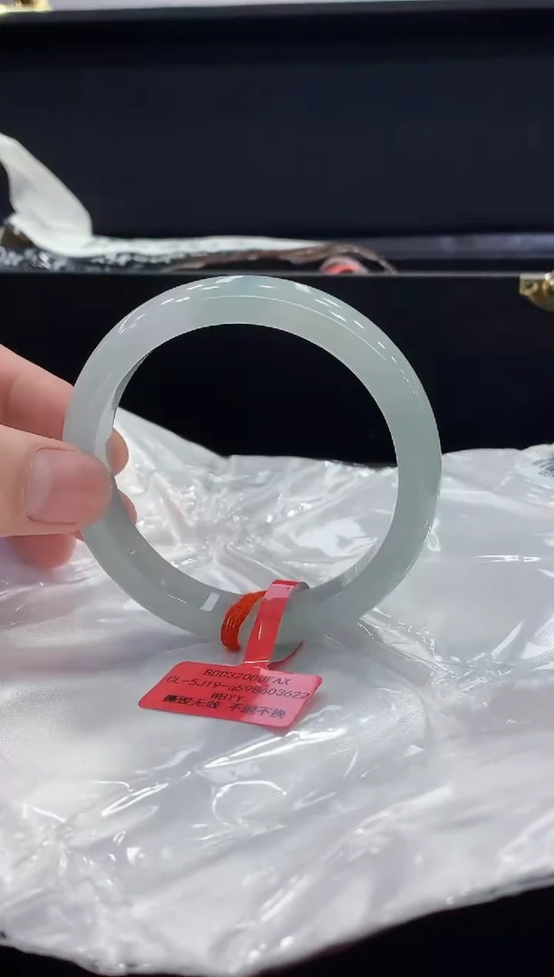 未镶嵌手镯翡翠翡翠手镯