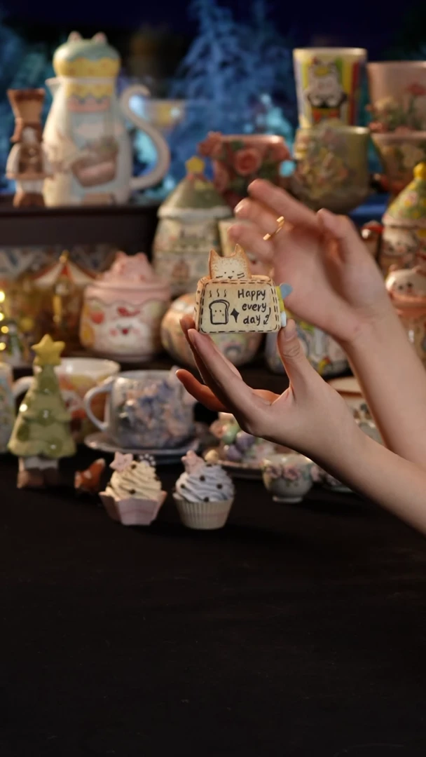 摆件陶景德镇釉下彩手绘设计师款陶瓷