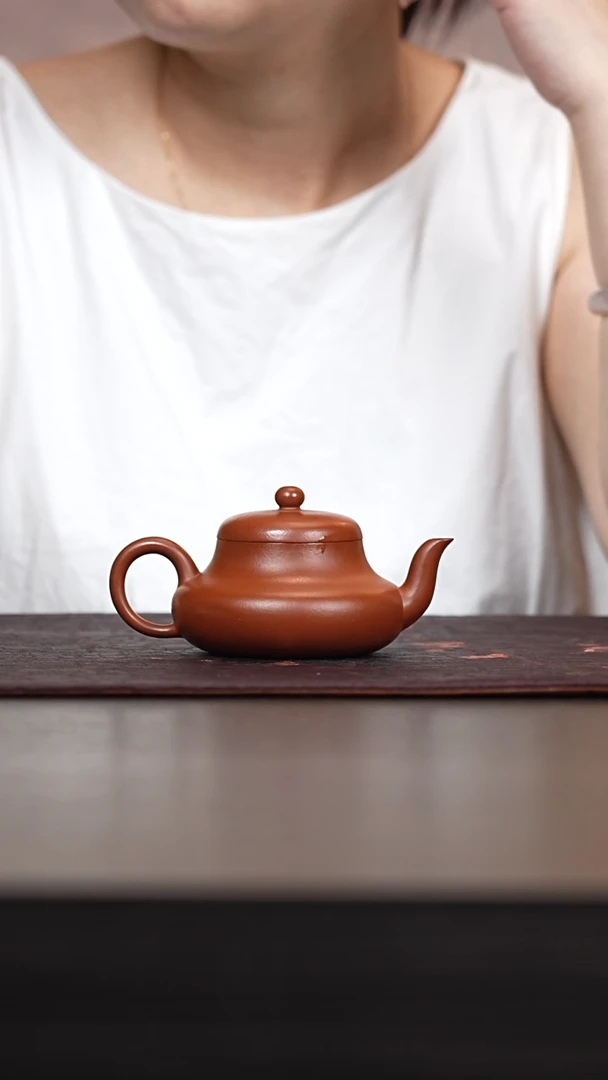 紫砂茶宠朱泥君德壶
