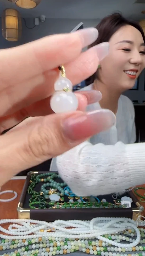 吊坠(不含链)18K金镶嵌和田玉1