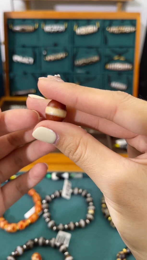 玛瑙/玉髓（覆膜）颈饰未镶嵌7.（微瑕随机发货）