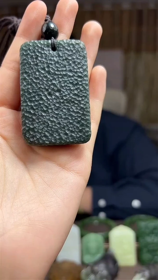 和田玉未镶嵌颈饰挂件