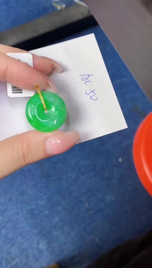 翡翠18K金镶嵌颈饰缅甸天然翡翠A货