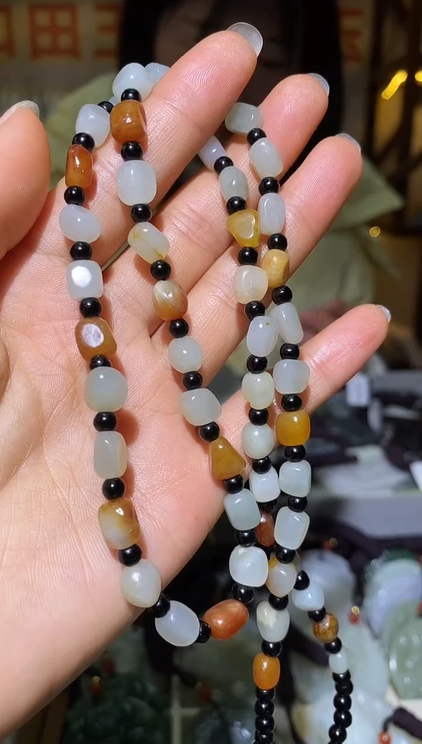 颈饰未镶嵌和田玉1