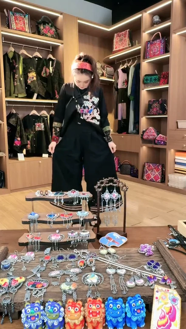 【闪购商品】织绣L502黔东南苗族刺绣