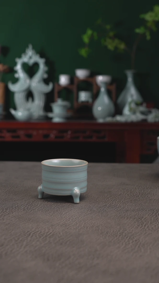 仿古釉 小三足樽 可做香炉杯子