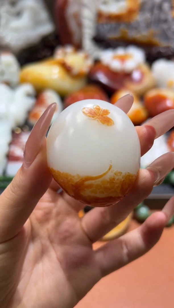 未镶嵌和田玉把件人**姐和田玉