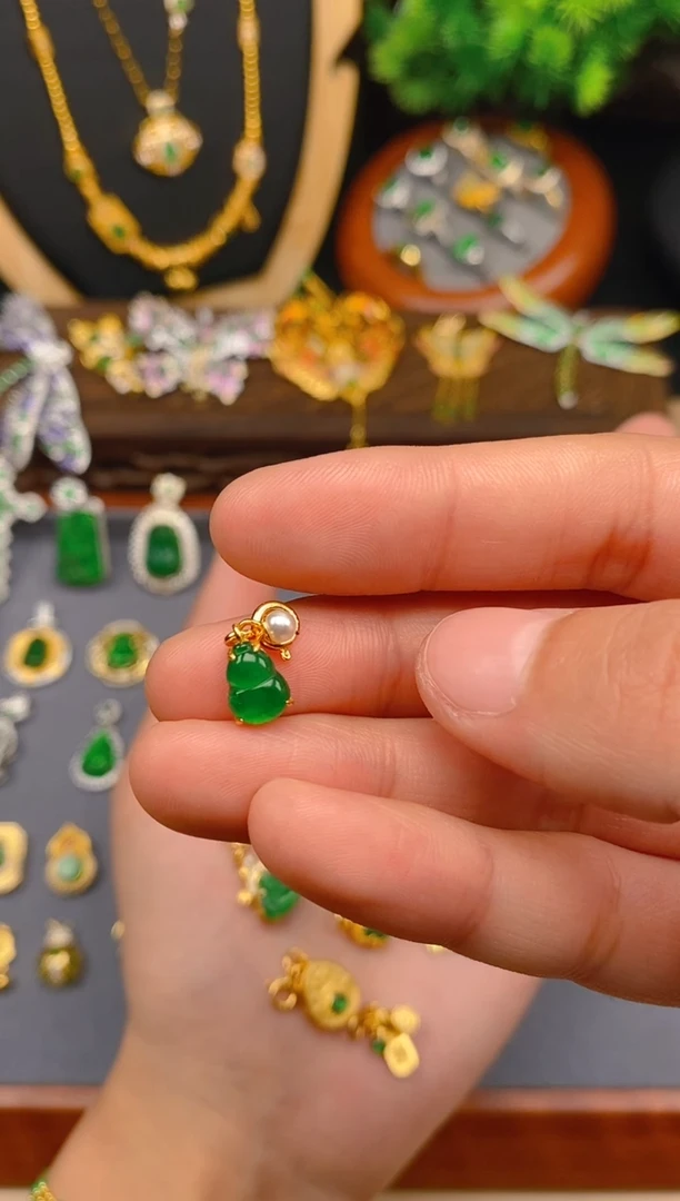 【闪购商品】翡翠吊坠(不含链)银S925镶嵌葫芦万能扣