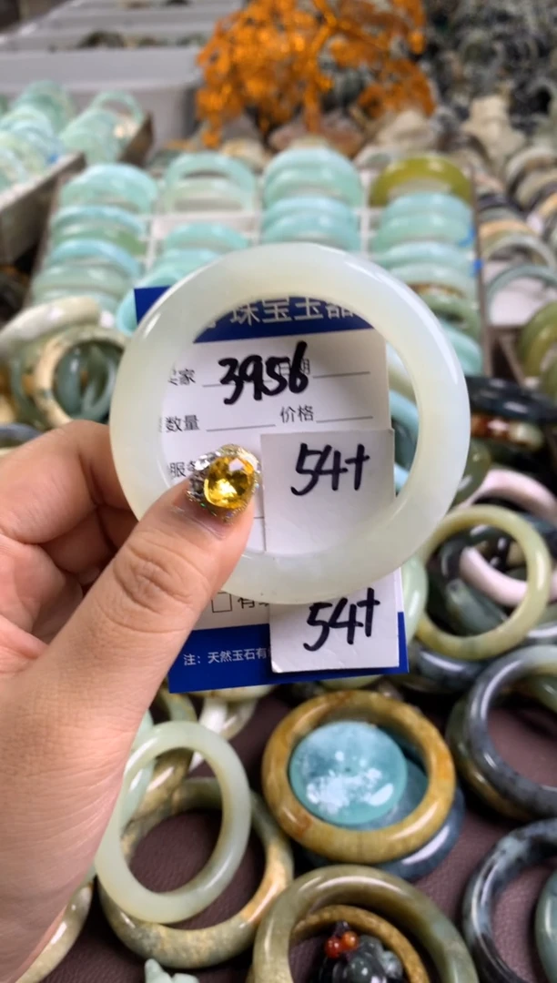 【闪购商品】蛇纹石玉手镯未镶嵌3956