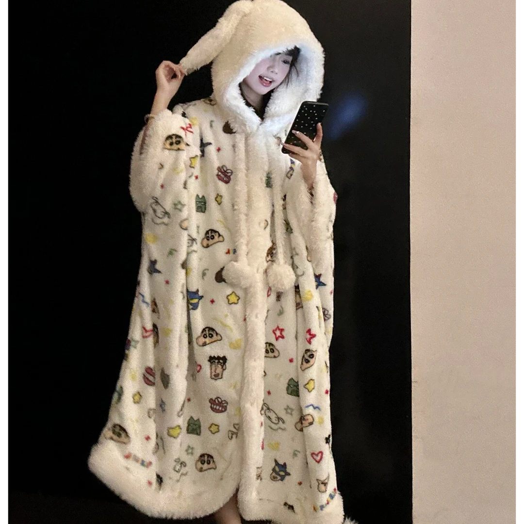 卡通蜡笔小新斗篷睡袍女秋冬毛茸茸加厚保暖连帽外套家居服睡袍