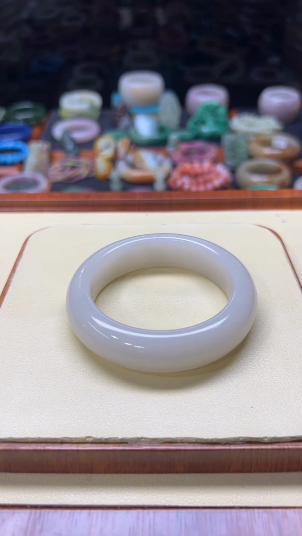 未镶嵌手镯石英质玉黄****间044