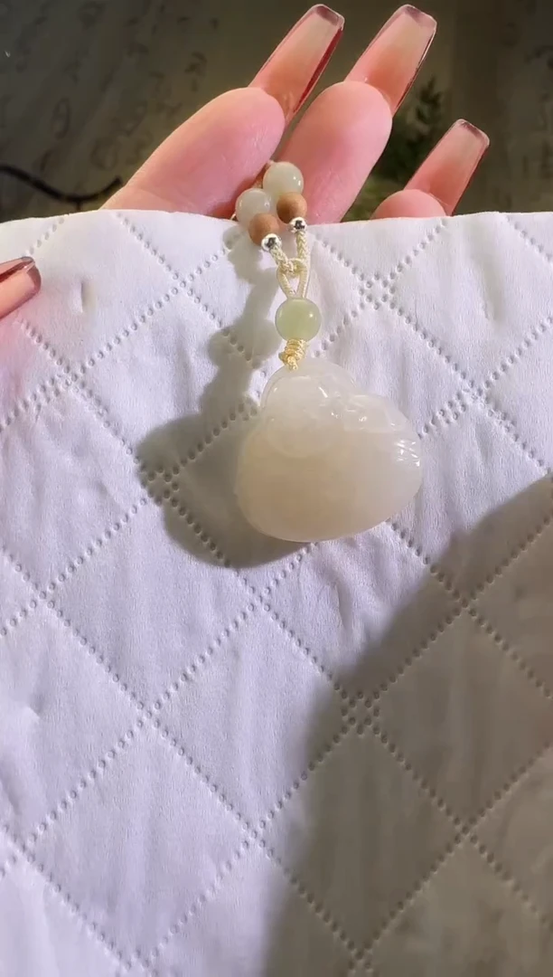 【闪购商品】和田玉颈饰未镶嵌抱抱佛