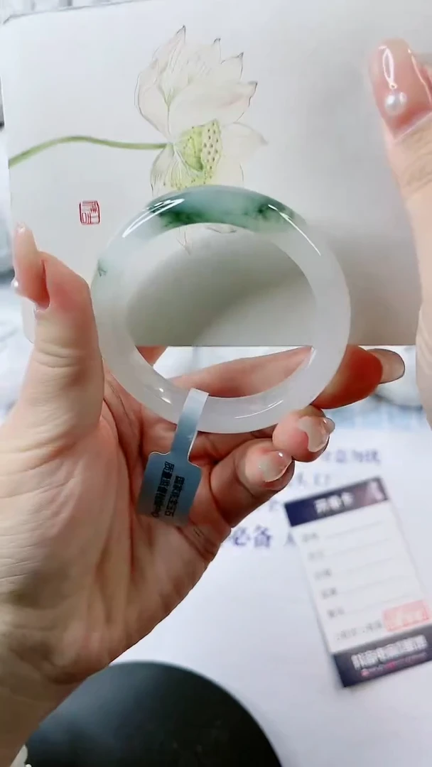 【闪购商品】石英质玉手镯未镶嵌0934378438-多样性发货