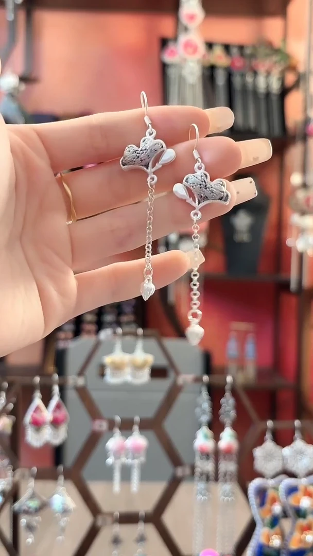 织绣云织谣民族风精美饰品 230