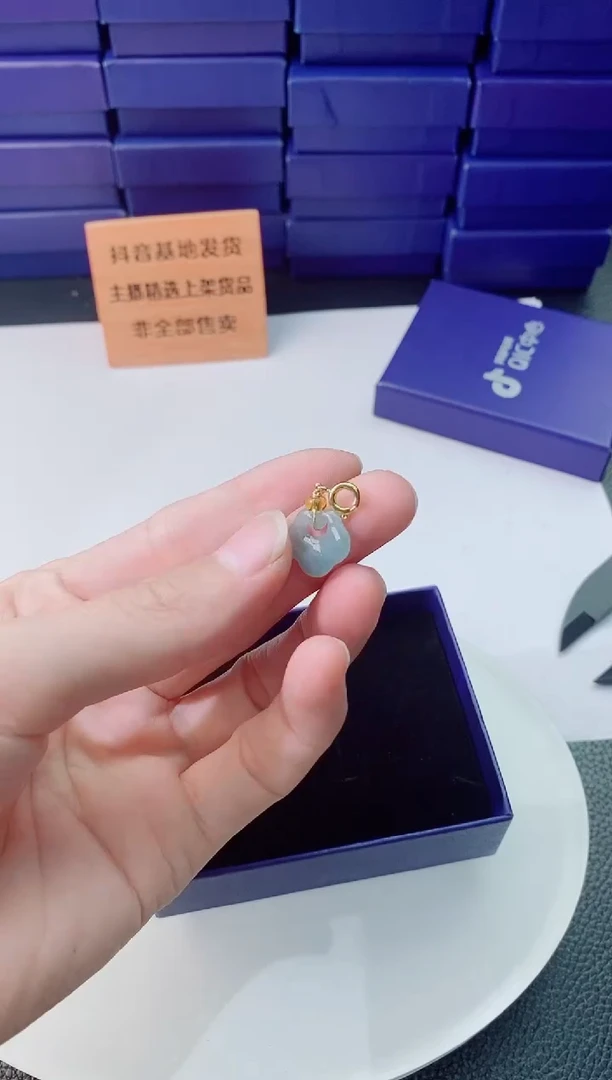 翡翠未镶嵌颈饰1111111111