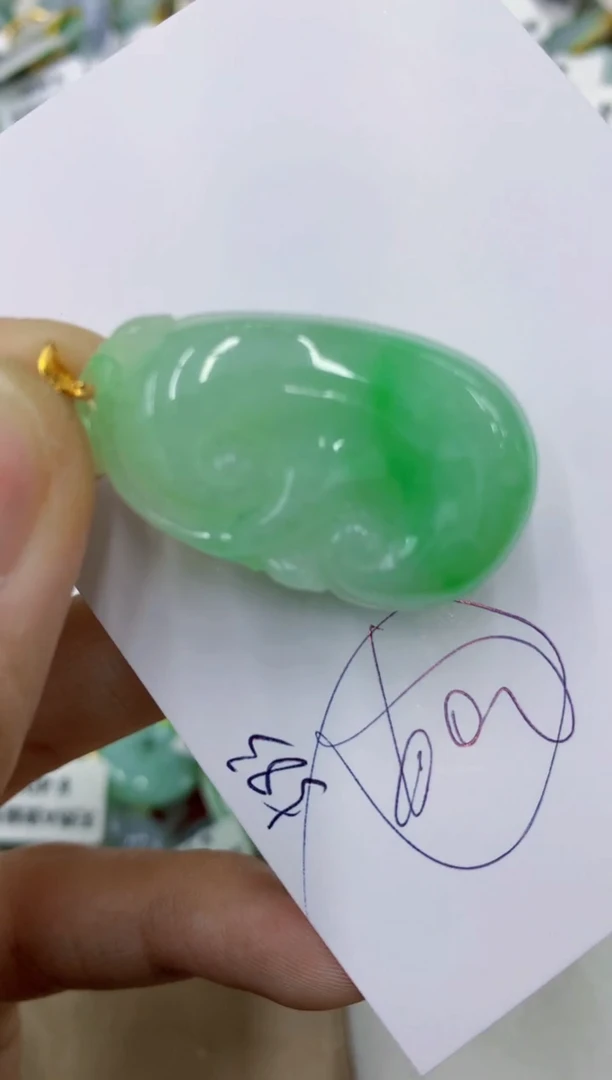 颈饰18K金镶嵌翡翠11111111111
