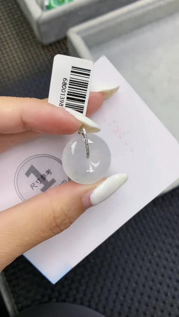 颈饰18K金镶嵌翡翠11111111111