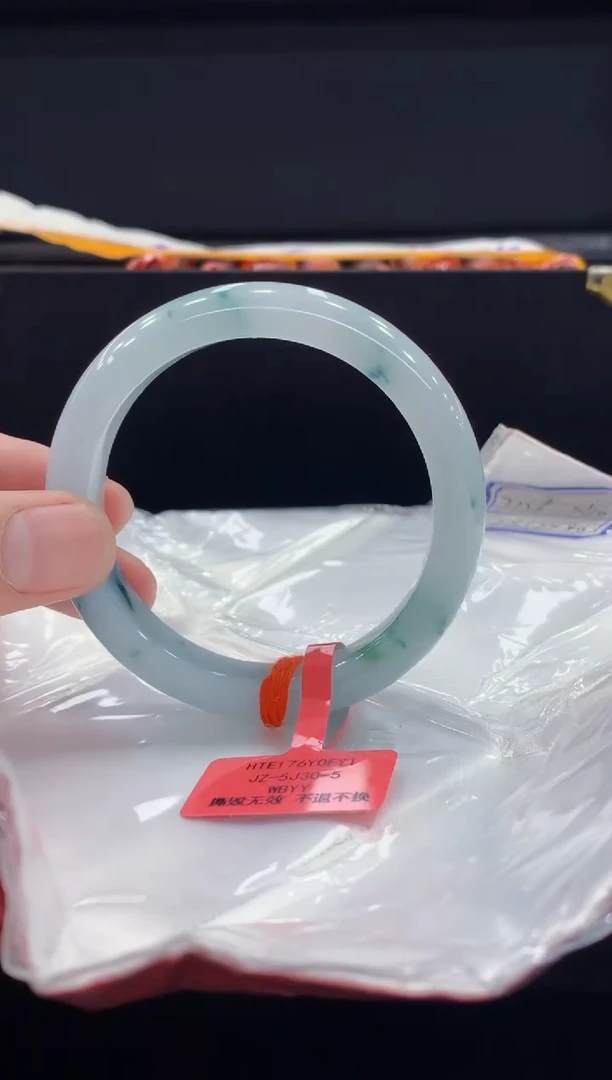 未镶嵌手镯翡翠翡翠手镯