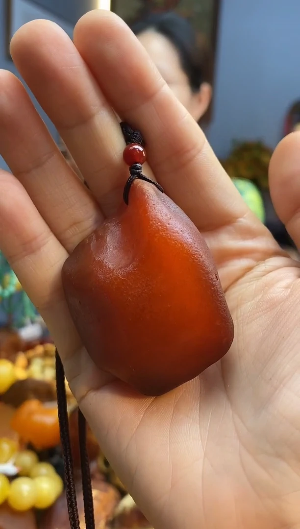 未镶嵌颈饰琥珀吊坠