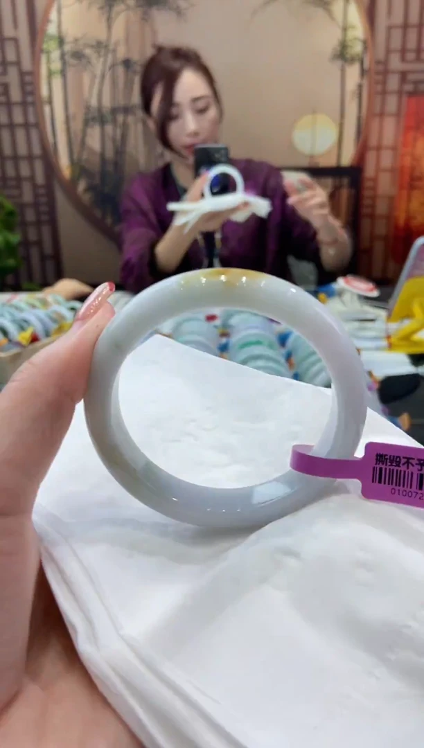 【闪购商品】翡翠手镯未镶嵌00008568