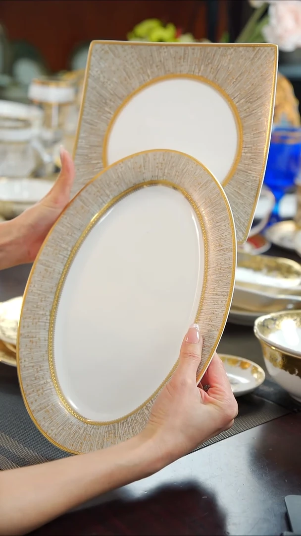 瓷片12英寸鱼盘1个+8英寸方形菜盘1个（套装福利）