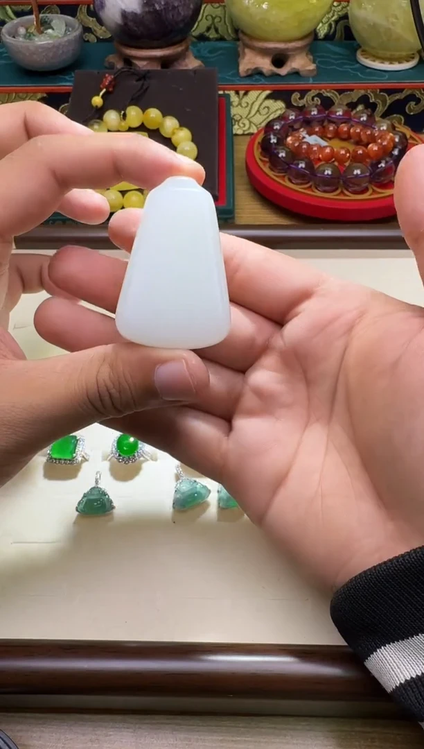 颈饰未镶嵌和田玉多样性发一件 377