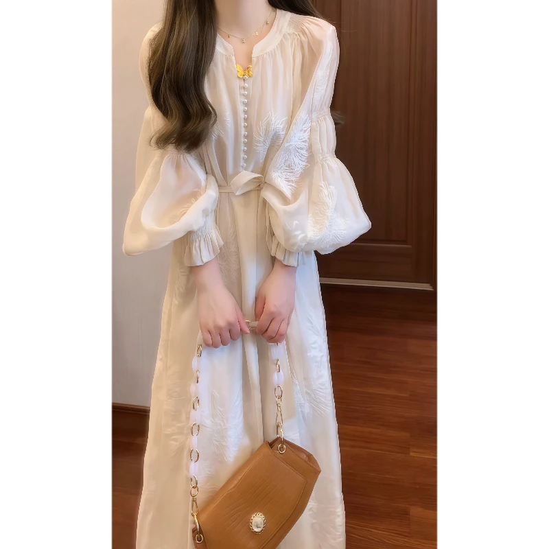 法式小众复古高级设计感刺绣宽松连衣裙灯笼袖慵懒风长裙9715