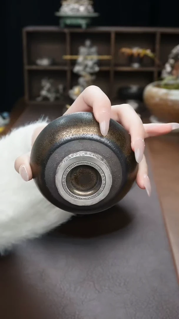 【闪购商品】境秋黑陶主人杯高定