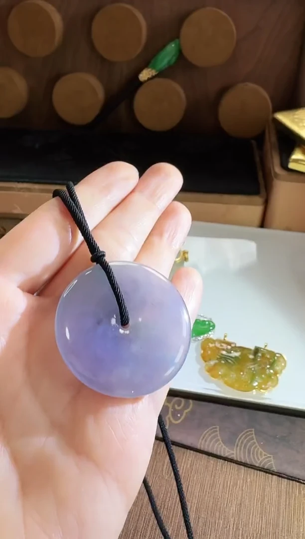 翡翠未镶嵌颈饰吊坠