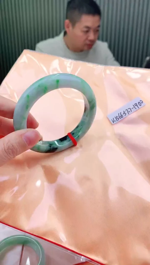 未镶嵌手镯翡翠57+