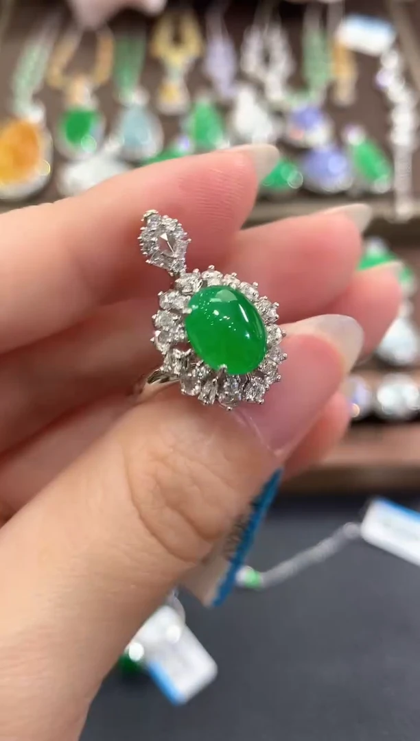 18K金镶嵌戒指翡翠b236