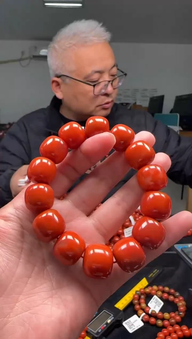 【闪购商品】南红玛瑙多样性发一件未镶嵌16mm瓦西手串老型