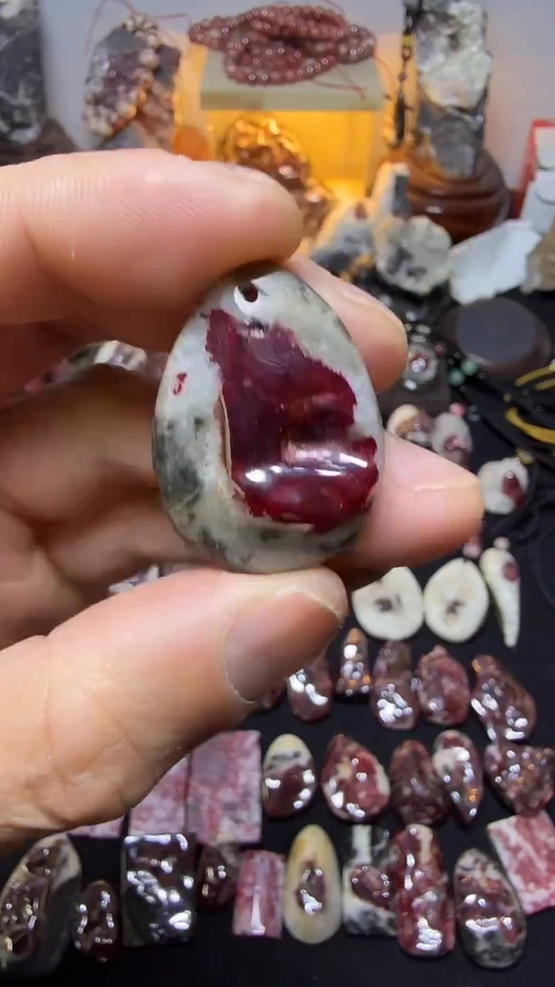 天然辰砂大晶砂随行吊坠