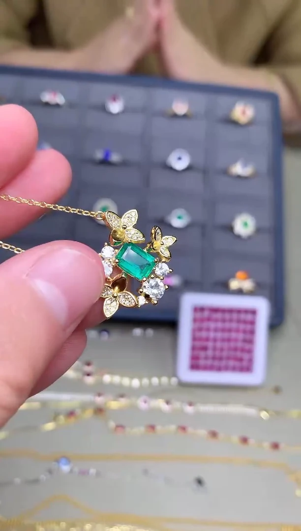 银S925镶嵌颈饰祖母绿项链