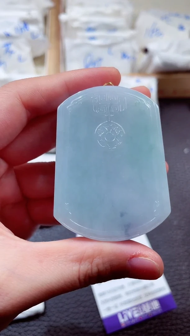 翡翠未镶嵌颈饰000002327