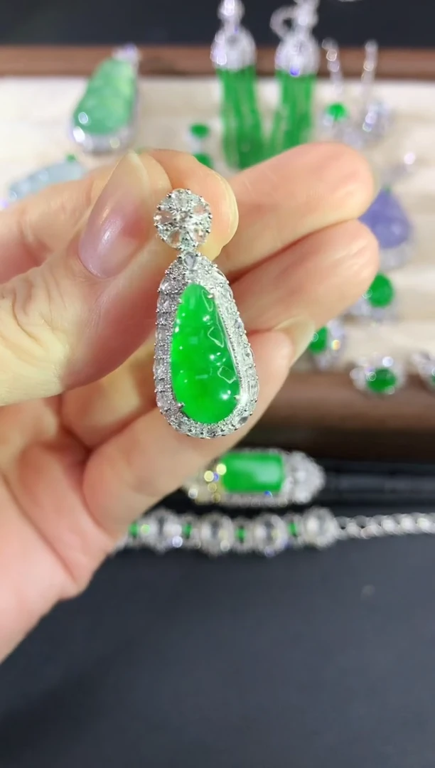 吊坠(不含链)18K金镶嵌翡翠220|25800