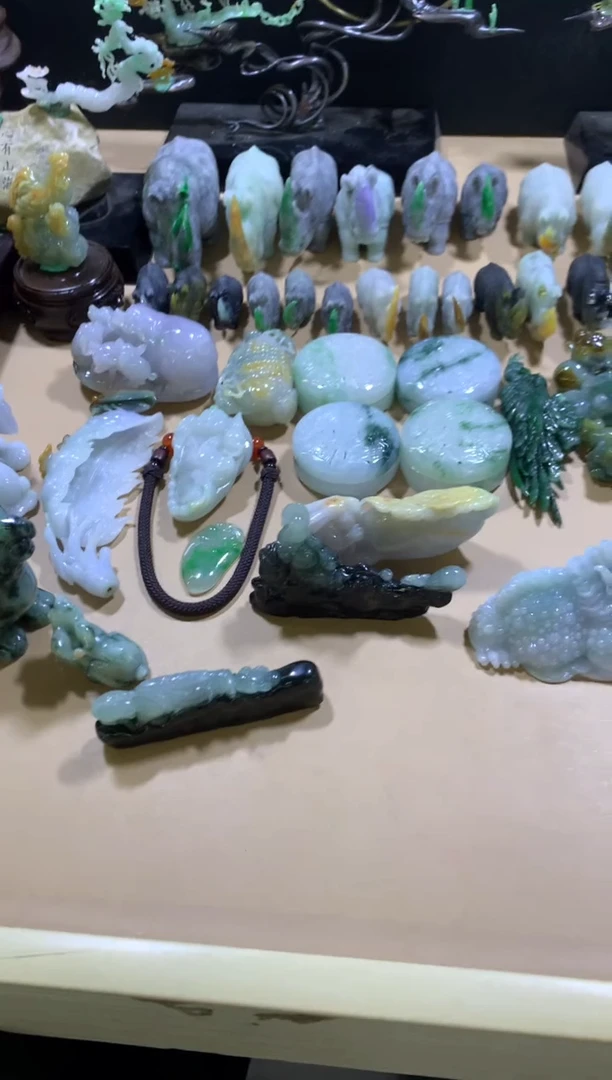 未镶嵌挂件翡翠落***情翡翠摆件