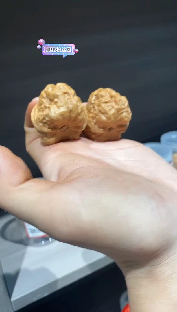 文玩核桃把件特价有瑕疵微修蛤蟆头35-36