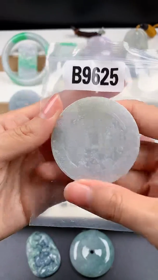 颈饰未镶嵌翡翠天然翡翠吊坠挂件