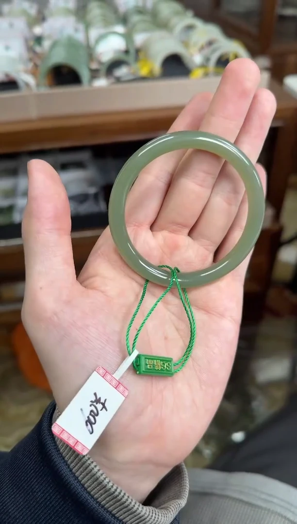 未镶嵌手镯和田玉54