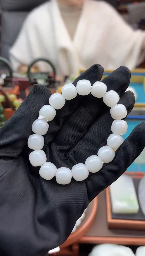 未镶嵌手串和田玉董小姐推荐 多样性发货 拍一发一hs12