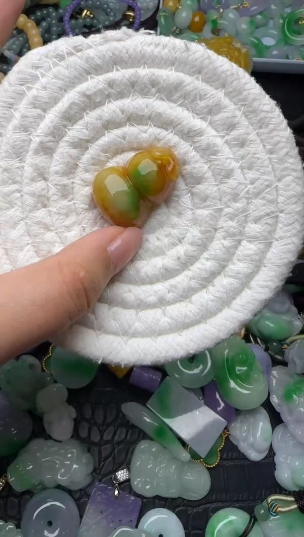 颈饰未镶嵌翡翠缅甸翡翠吊坠