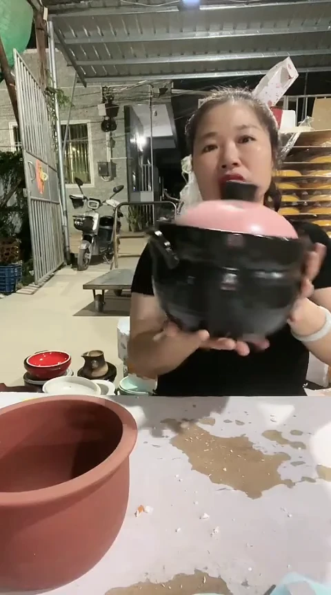 陶5313瑕疵黑色大肚锅