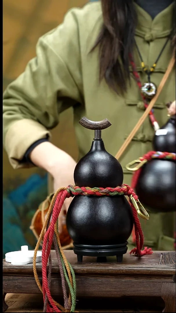 YZ016简约大漆款天然酒葫芦（一物一拍）