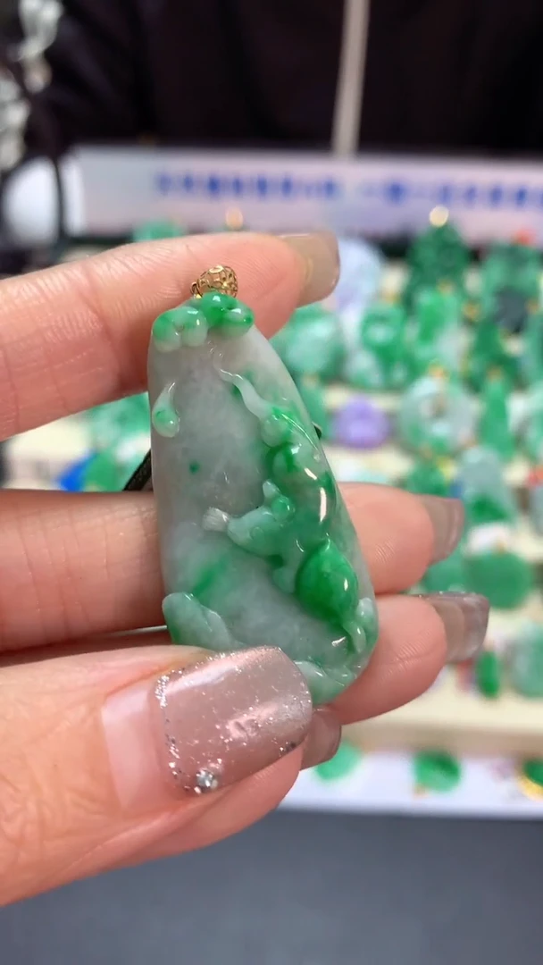 【闪购商品】翡翠吊坠(不含链)18K金镶嵌挂件