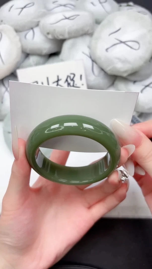 未镶嵌手镯石英质玉146-54.7