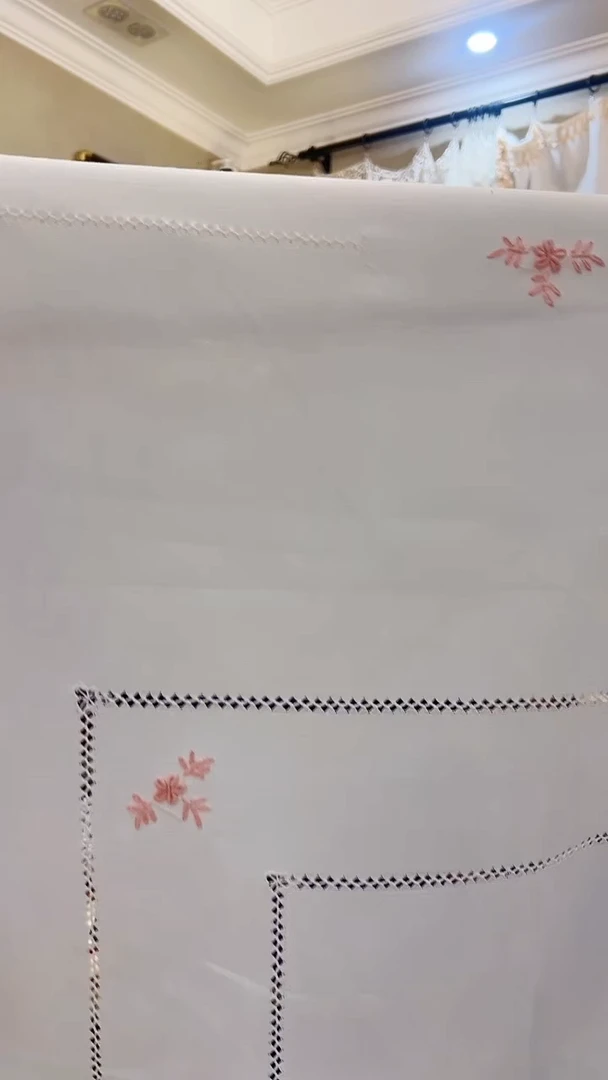 亚麻白色130cm方十字麻撸虫绣桌布